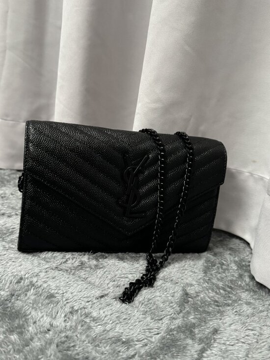 Saint Laurent Sunset Medium YSL Shoulder Bag in Smooth  Yves Saint Laurent   Black shoulder bag